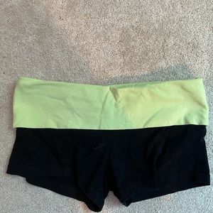 Yoga booty shorts